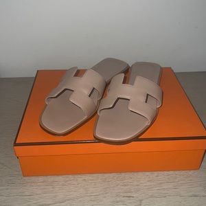 HERMÈS Oran Sandals - Beige